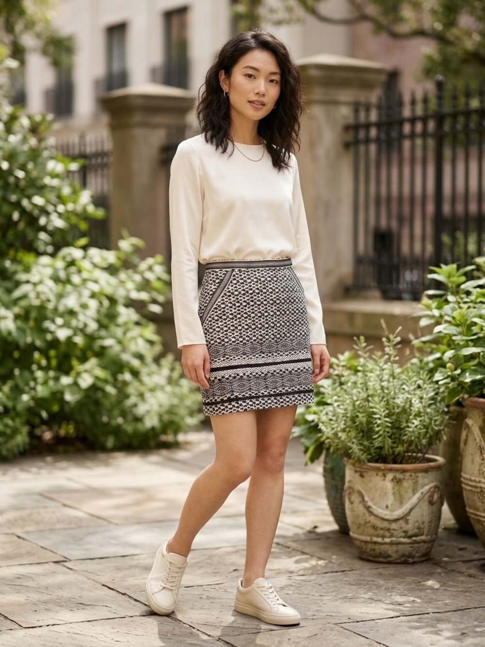 White House Black Market Black & White Patterned Pencil Skirt
